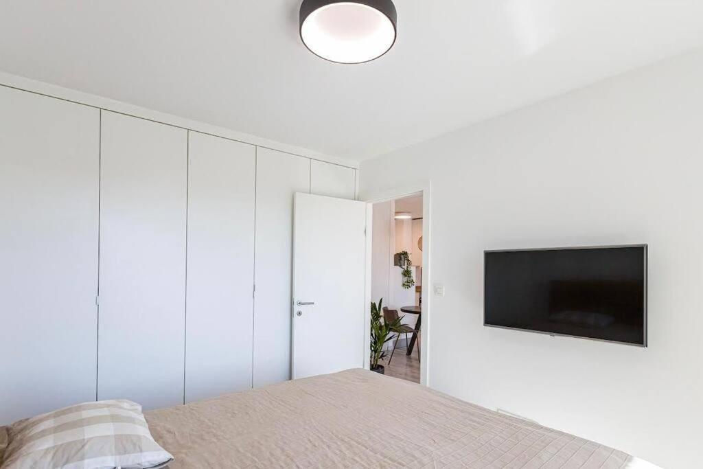 Urban Apartment With Possibility Of Parking Bratislava Eksteriør bilde