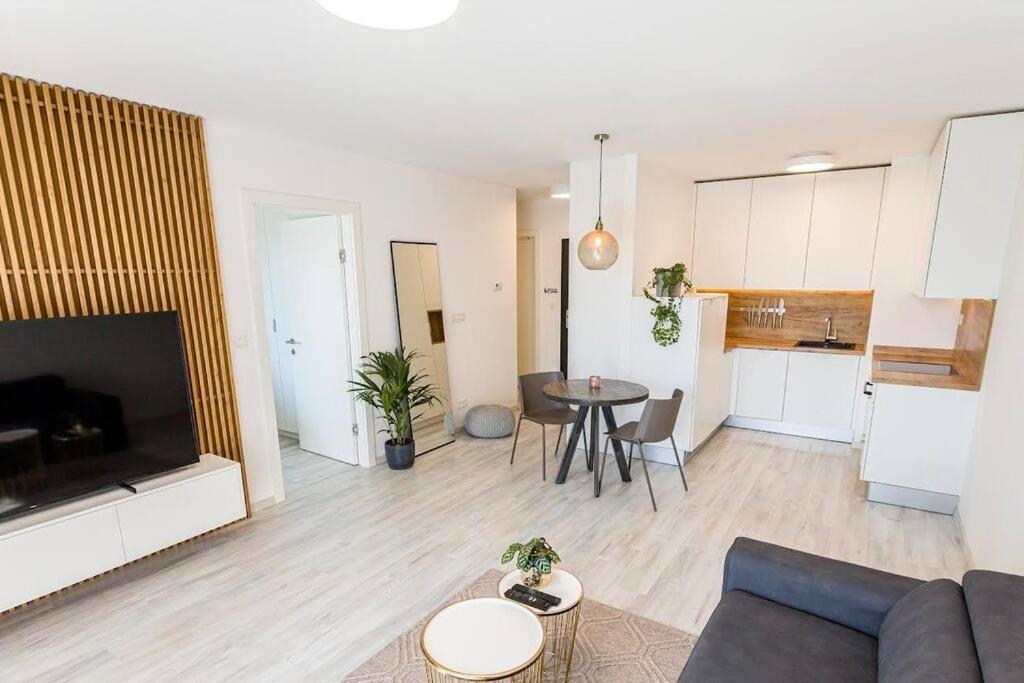 Urban Apartment With Possibility Of Parking Bratislava Eksteriør bilde